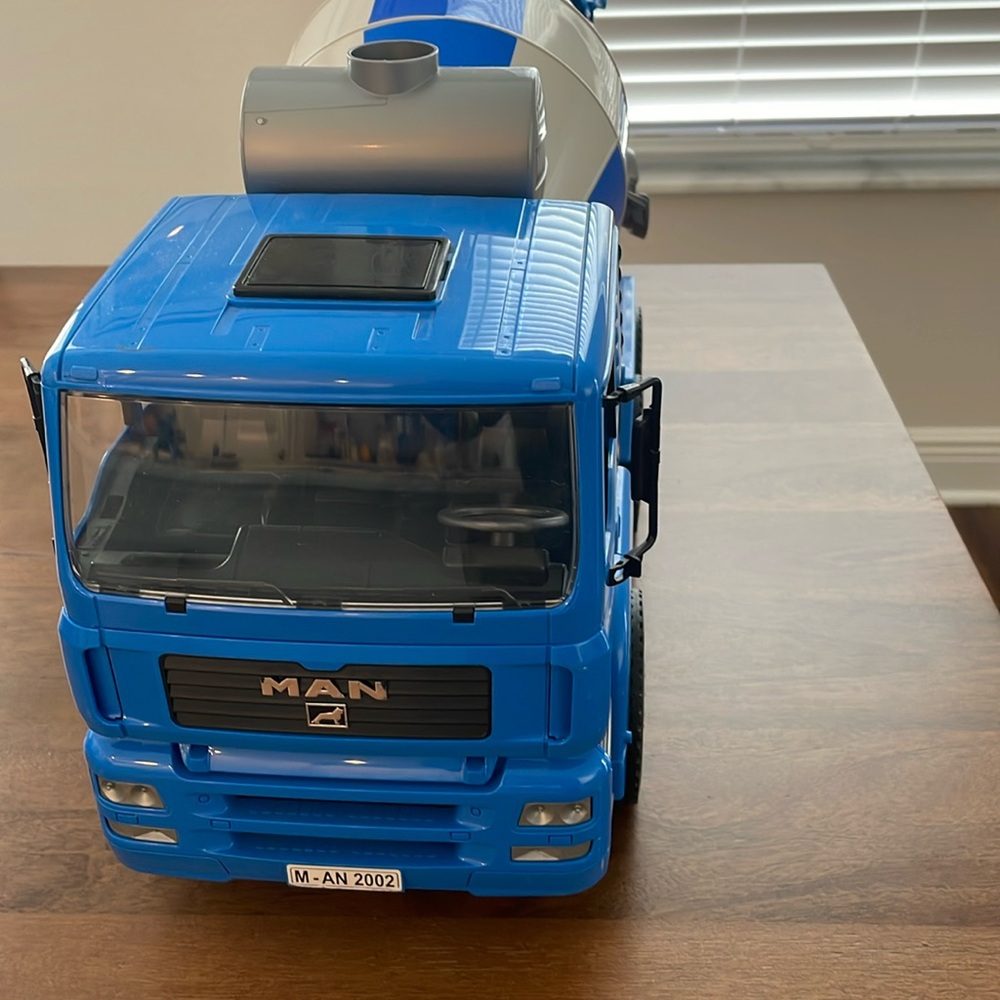 Bruder Man cement truck blue